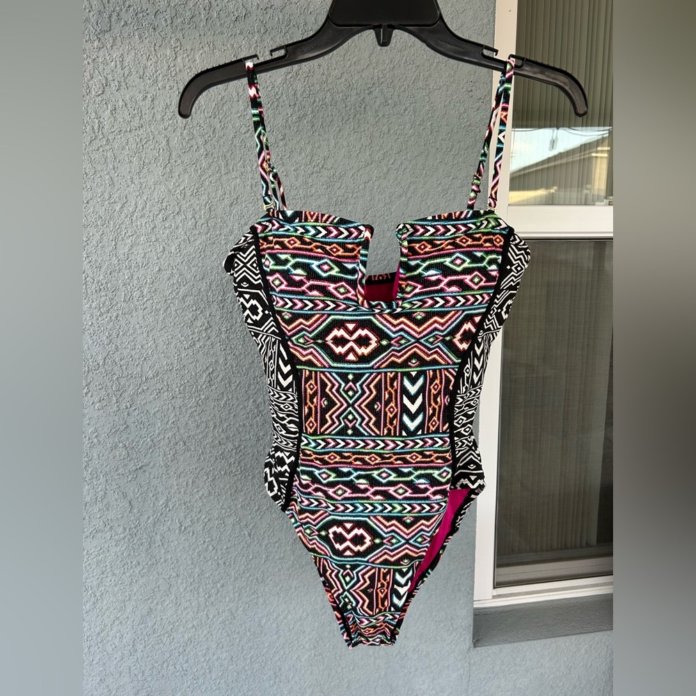La Blanca One Piece Swimsuit Geometric Tribal Print Cutout Monokini Size M